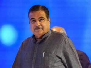 **केंद्रीय मंत्री नितिन गडकरी संसद में सड़क दुर्घटनाओं के बारे में जानकारी देते हुए, भारत के सबसे ज्यादा प्रभावित राज्यों और शहरों का खुलासा करते हुए।**