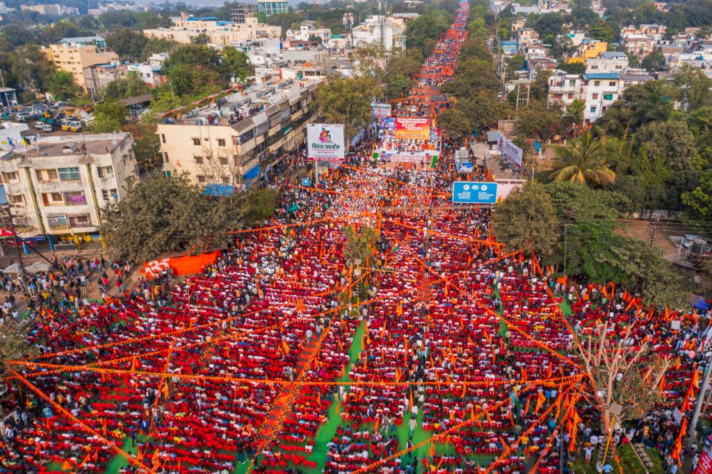 भोपाल में बांग्लादेश में हिंदुओं पर हो रहे अत्याचारों के खिलाफ प्रदर्शन में अश्विनी उपाध्याय संबोधित करते हुए।"