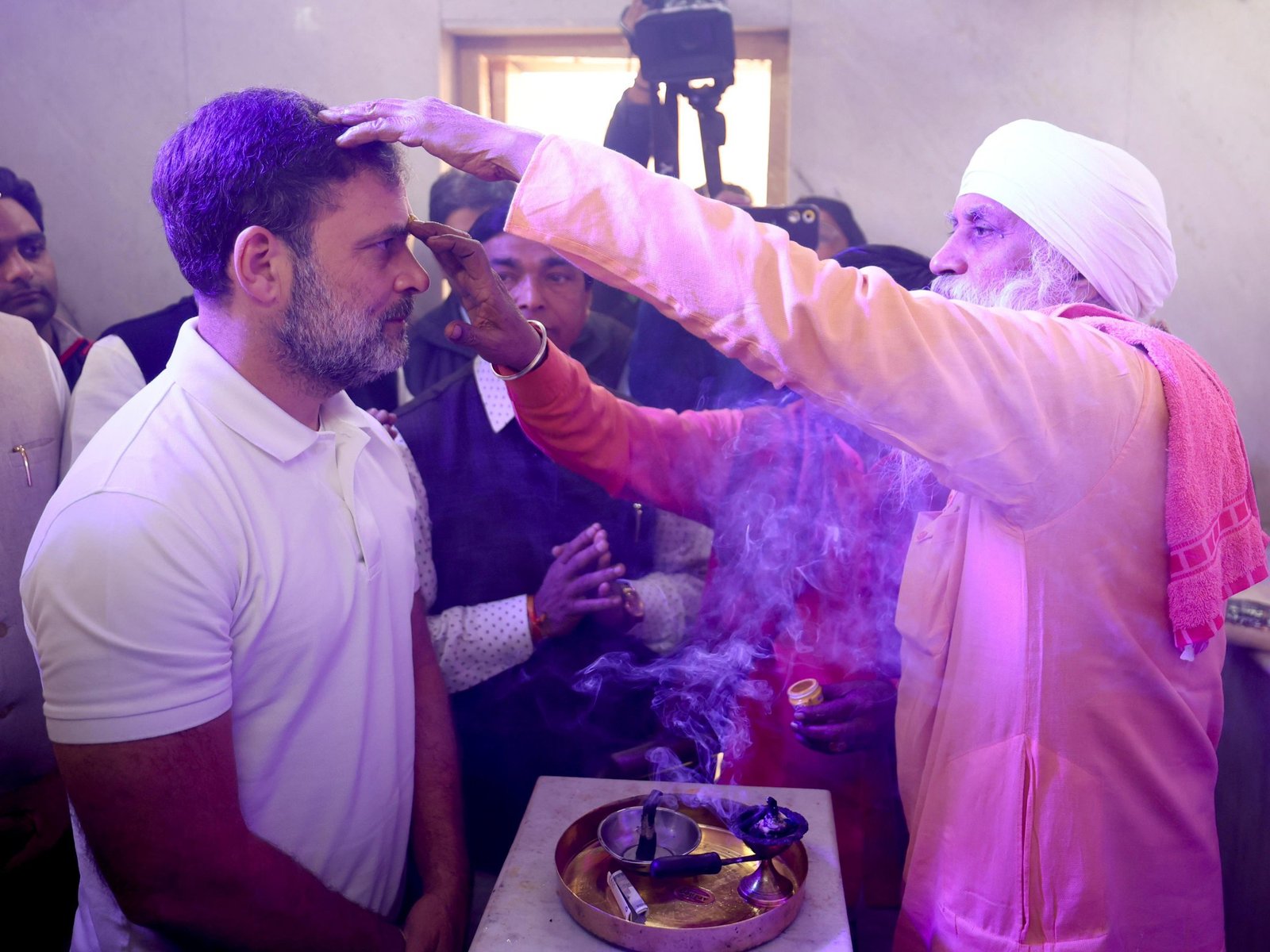 "rahul-gandhi-visit-raebareli-hanuman-temple-public-meeting"