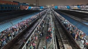 new-delhi-railway-station-stampede-18-dead-railway-announces-compensation