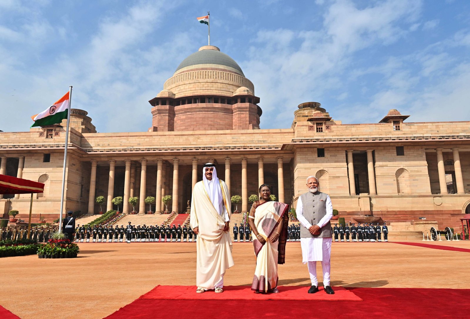 qatar-emir-tamim-bin-hamad-al-thani-grand-welcome-at-rashtrapati-bhavan