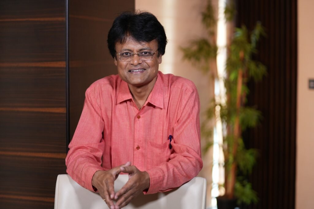 **विजय मनोहर तिवारी बने माखनलाल चतुर्वेदी विश्वविद्यालय के कुलपति | जानें उनकी उपलब्धियाँ**