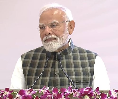 **pm-modi-madhya-pradesh-visit-bageshwar-dham-gis25-summit**