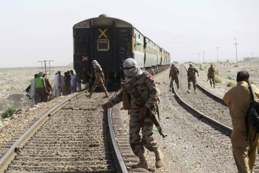 "pakistan-bla-attack-jaffar-express-182-passengers-hostage"