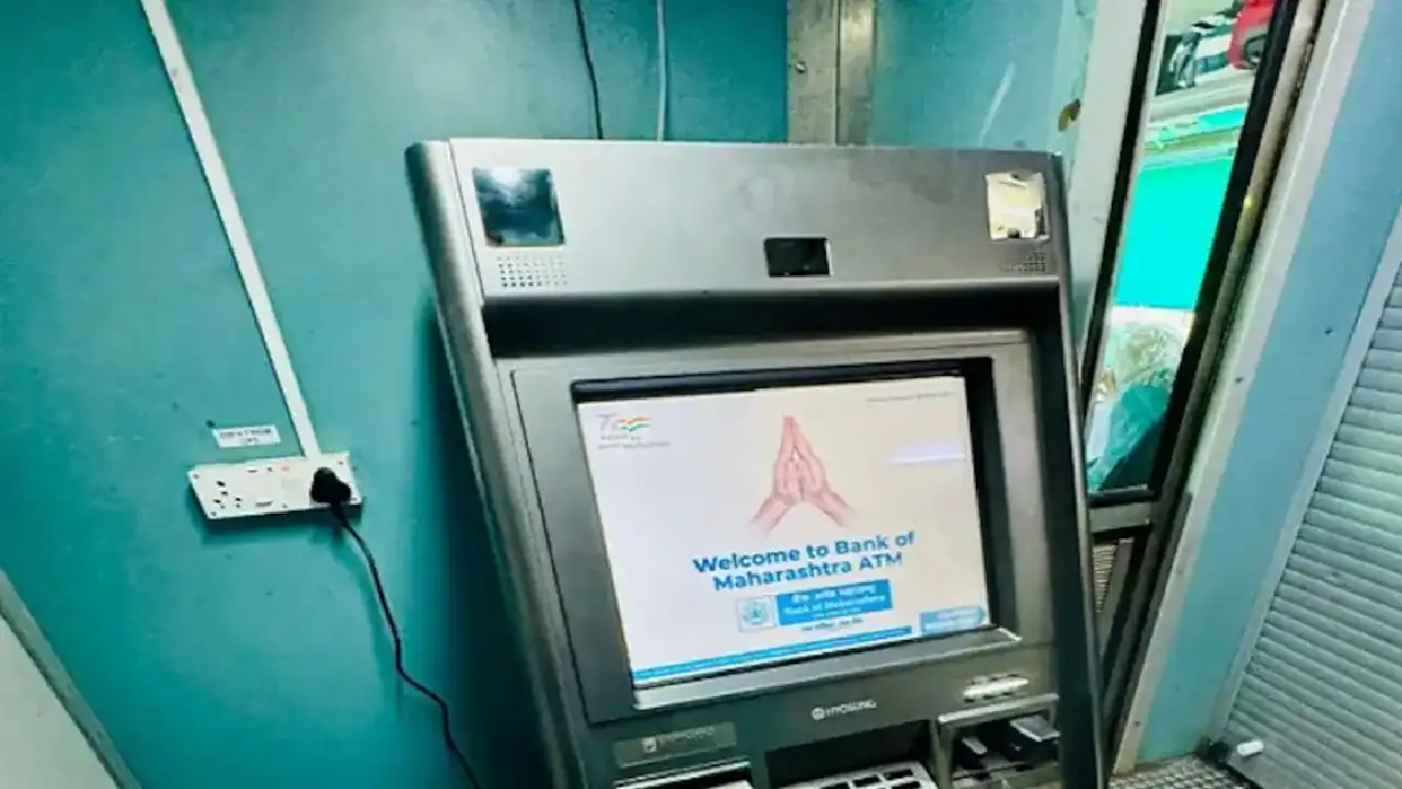 atm-in-train-panchvati-express-indian-railways-ashwini-vaishnaw