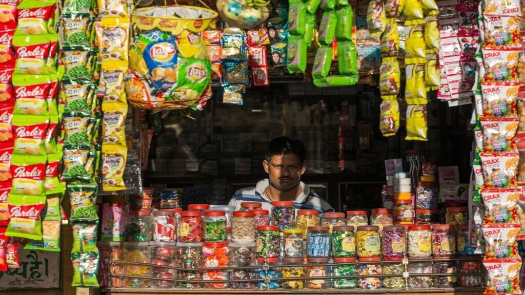 kirana-shops-threat-cat-conference-against-ecommerce-delhi-vrindavan-2025
