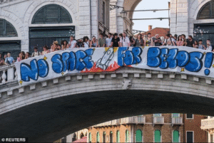 jeff-bezos-wedding-protest-venice-locals
