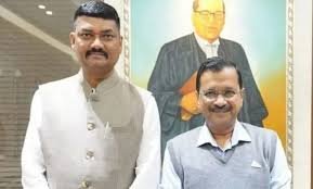aap-mla-umesh-makwana-suspended-5-years-gujarat