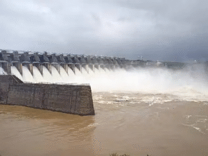 madhya-pradesh-heavy-rain-barage-dam-open-narmada-flood-alert