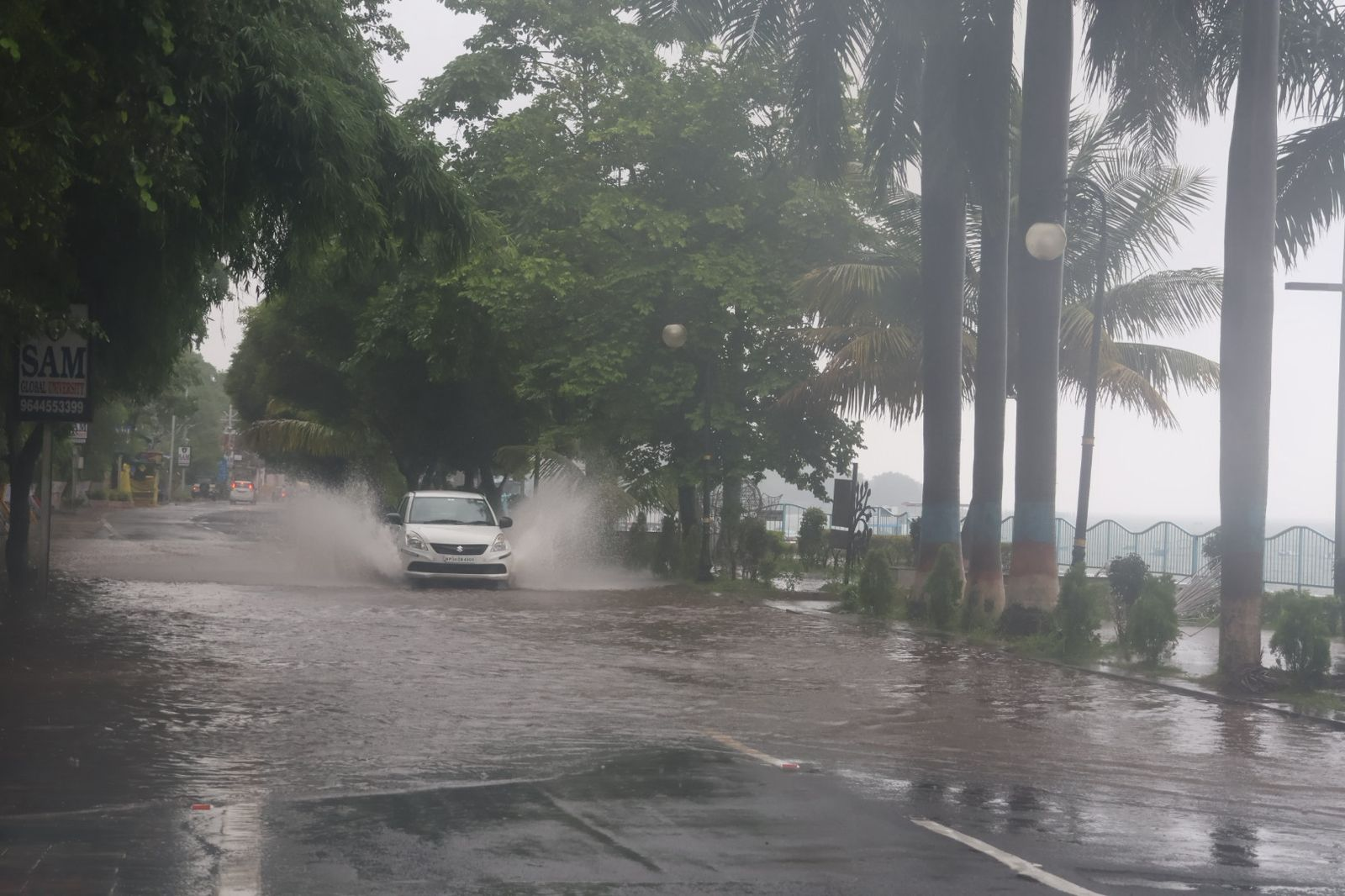 school-holiday-in-mp-due-to-heavy-rain-alert