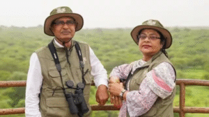 shivraj-chouhan-forgets-wife-during-gujarat-visit