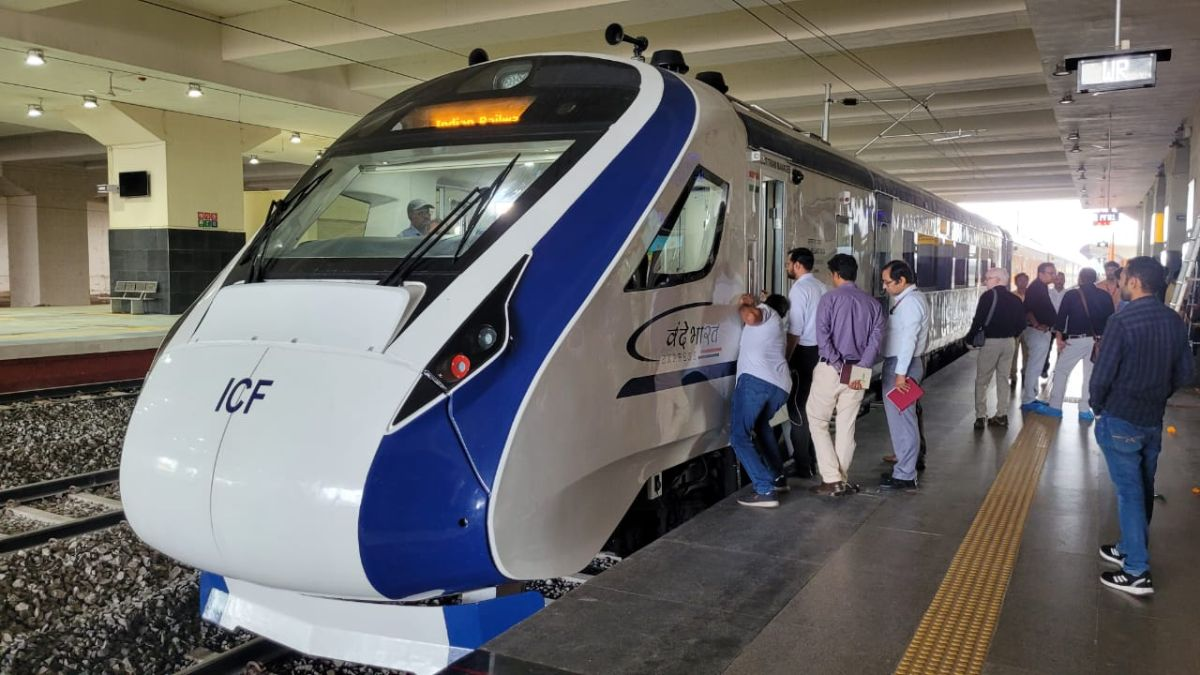 vande-bharat-trains-coach-expansion-2025