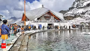 badrinath-hemkund-yatra-halted-due-to-heavy-rain