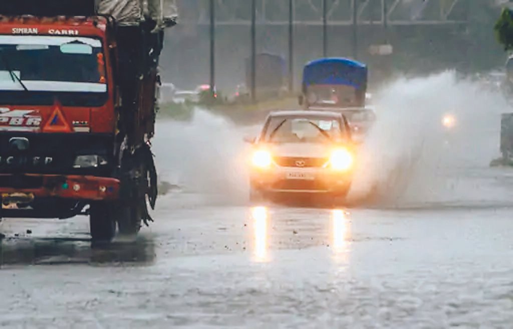 maharashtra-rain-flood-10-dead-11800-rescued