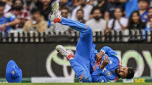shreyas-iyer-injury-internal-bleeding-icu-sydney